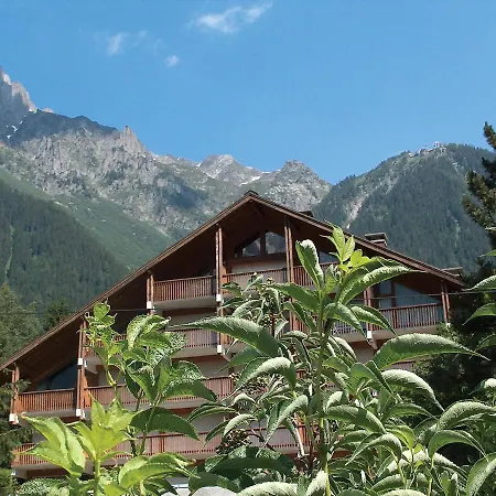 Apartment Les Pecles By Interhome Chamonix