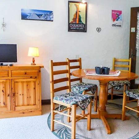 Apartment Les Pecles By Interhome Chamonix